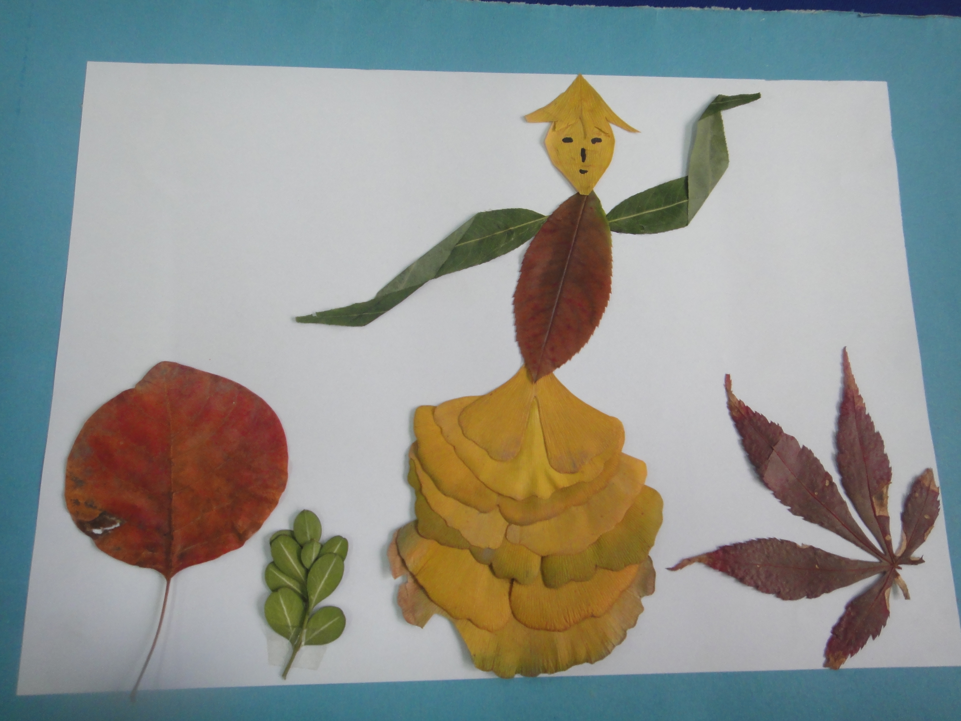 南十里铺小学四三中队:有趣的树叶粘贴画