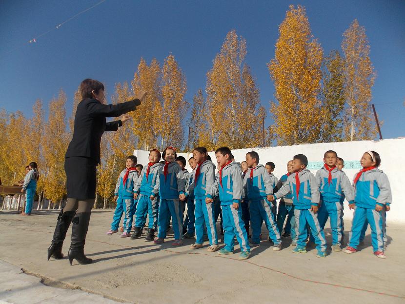 呼图壁县石梯子乡小学少先大队举办唱响红歌