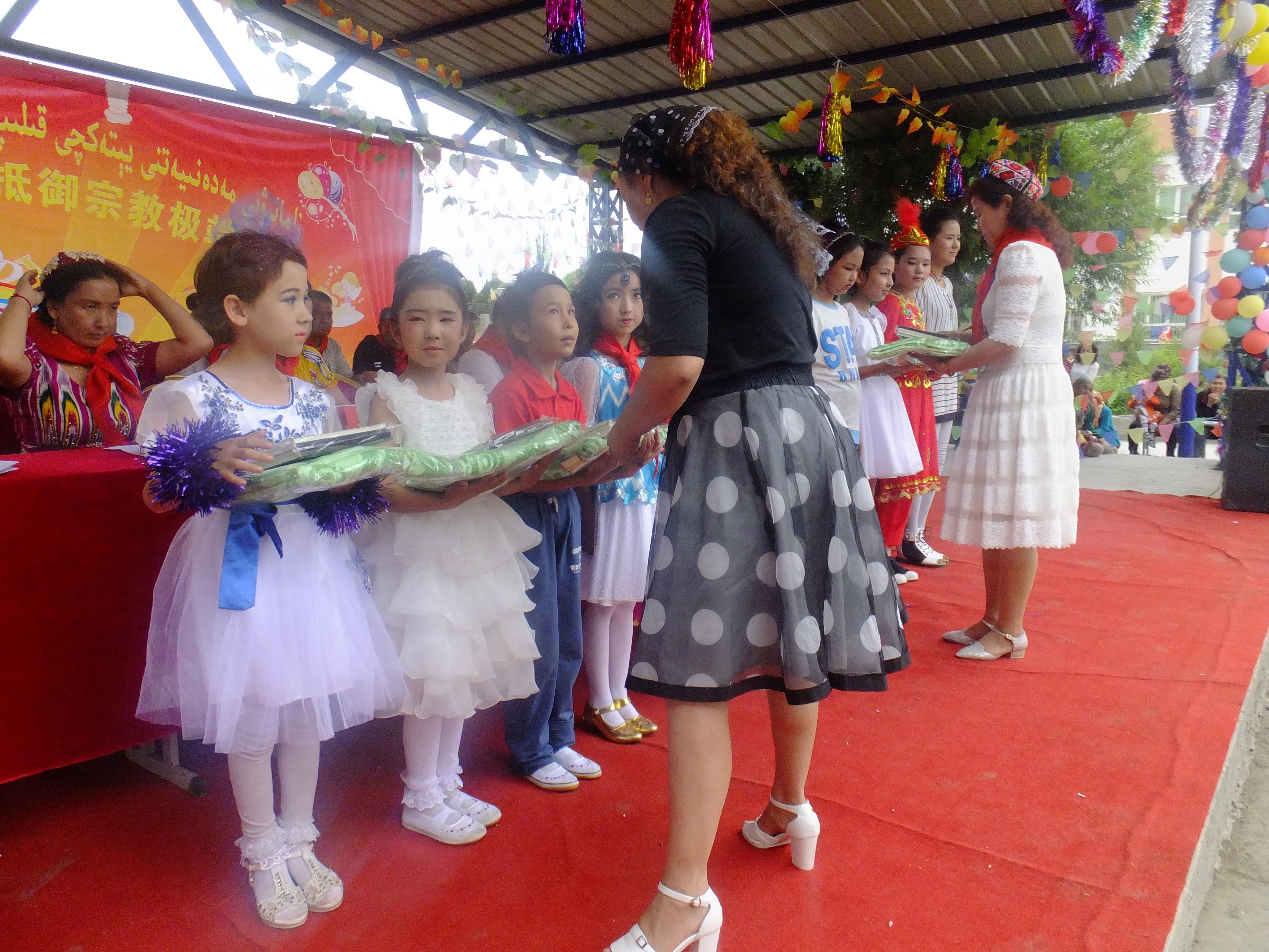轮台县第十二小学六一儿童节活动信息